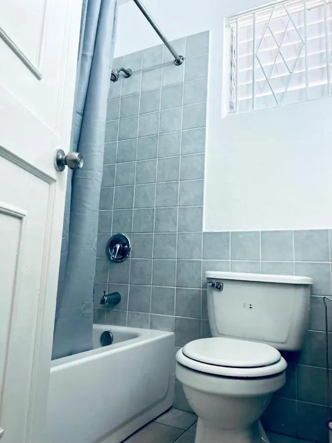Cozy Central 1-Bed Apartment In Kingston