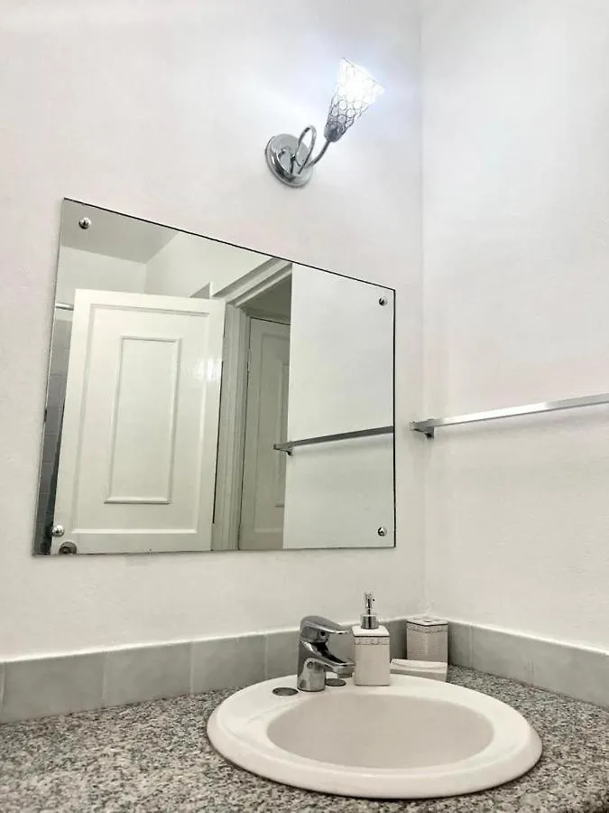 Cozy Central 1-Bed Apartment In Kingston