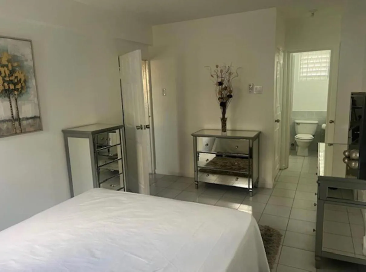 Cozy Central 1-Bed Apartment In Kingston 0*,