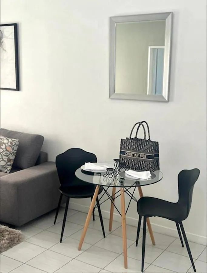 Cozy Central 1-Bed Apartment In קינגסטון
